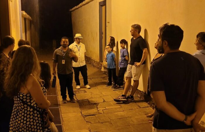 O que fazer a noite em Tiradentes, Tour Mistérios da Vila